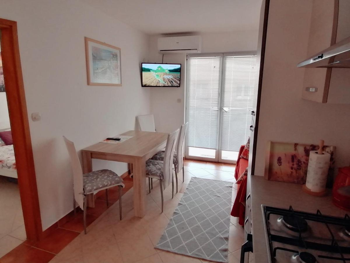 Apartment Vesna Vir Exterior photo