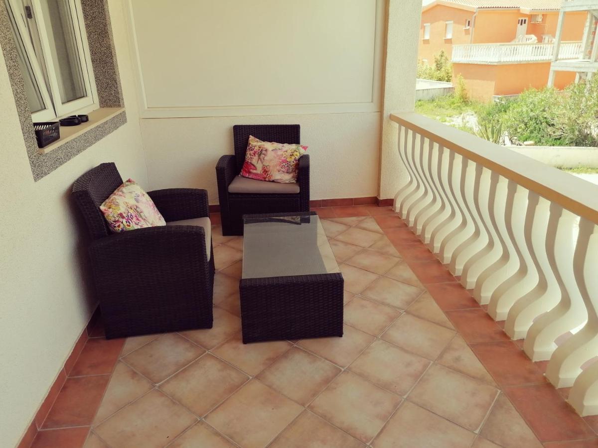 Apartment Vesna Vir Exterior photo